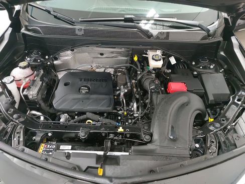 Used 2024 Buick Encore GX Avenir w/ Avenir Technology Package FWD image 35