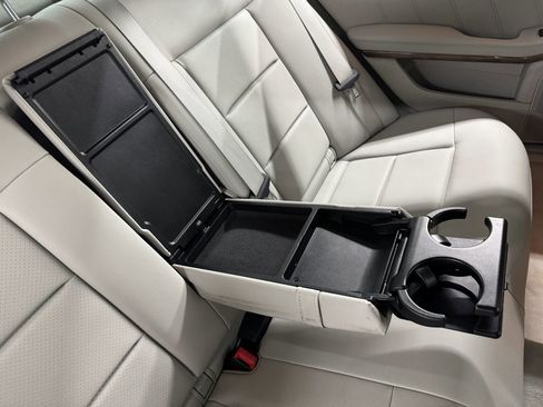 Used 2011 Mercedes-Benz E 350 Sedan image 23