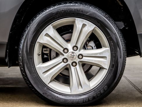 Used 2012 Toyota Highlander Limited w/ Tow Pkg FWD image 36
