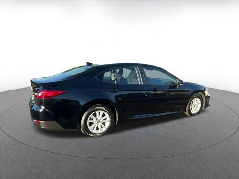 Used 2025 Toyota Camry LE image 14