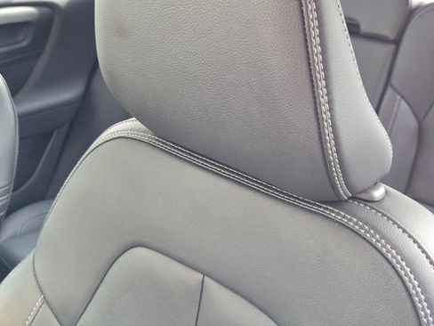 Used 2025 Volvo XC40 B5 Core w/ Protection Package image 23