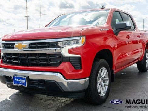 Used 2023 Chevrolet Silverado 1500 LT AWD/4WD image 2