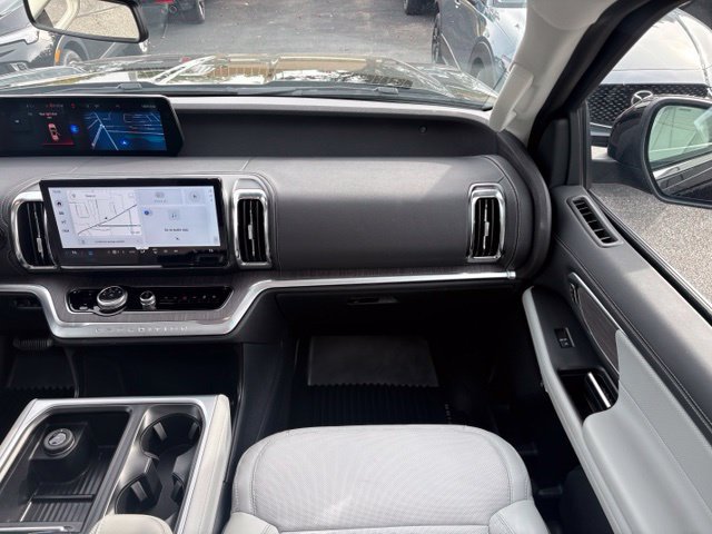 Used 2026 Ford Expedition Platinum w/ Platinum Ultimate Package AWD/4WD image 27