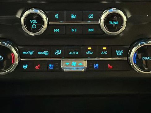 Used 2023 Ford F250 Lariat w/ Lariat Ultimate Package AWD/4WD image 38