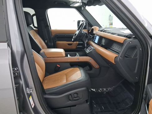 Used 2020 Land Rover Defender 110 X image 34
