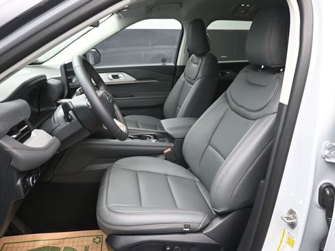 New 2026 Ford Explorer Active image 19