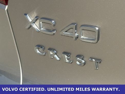 Certified 2023 Volvo XC40 B5 Plus w/ Protection Package Premier image 11