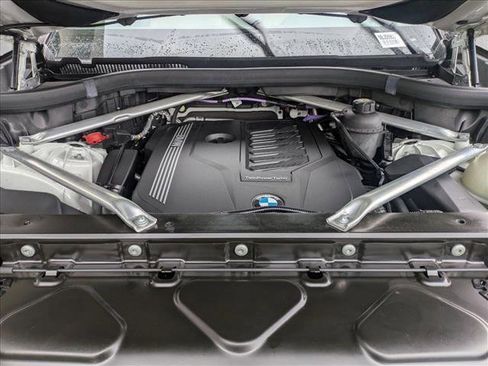 Used 2022 BMW X5 xDrive40i w/ Parking Assistance Package image 23