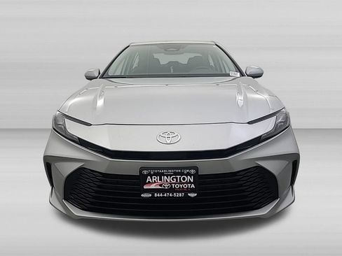 Used 2025 Toyota Camry LE FWD image 9