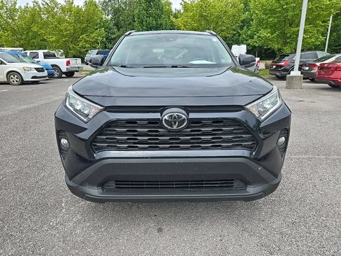 Used 2021 Toyota RAV4 XLE FWD image 2