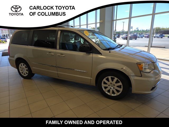 Used 2016 Chrysler Town & Country Touring FWD image 6