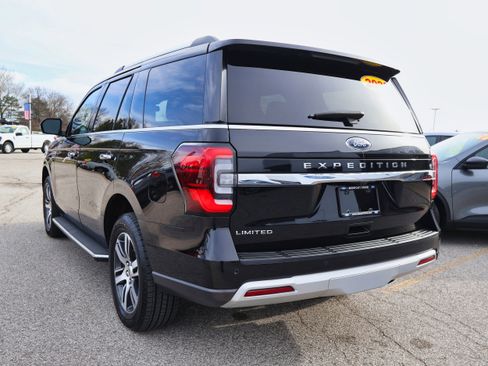 Used 2022 Ford Expedition Limited image 3