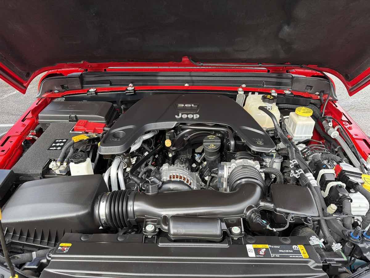 Used 2021 Jeep Gladiator Rubicon AWD/4WD image 24