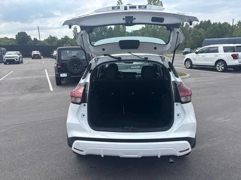 Used 2023 Nissan Kicks SV w/ Interior Electronics Package FWD image 10