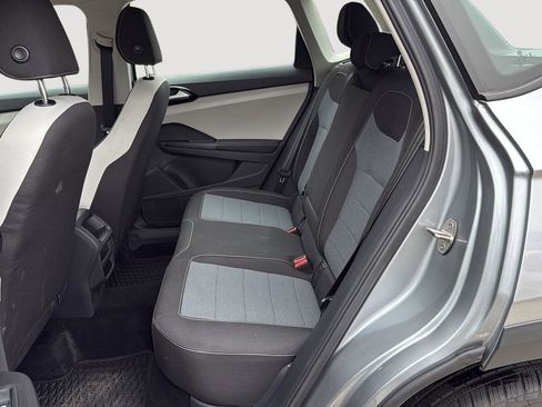 Certified 2025 Volkswagen Taos S w/ Taos MDO Package image 19