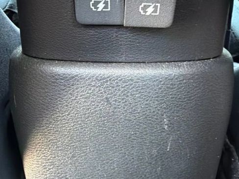 Used 2025 Nissan Kicks Play S FWD image 13