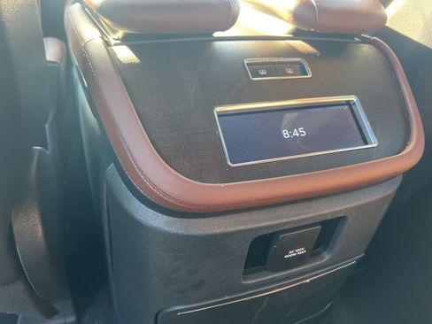 Used 2025 Lincoln Navigator Reserve image 23