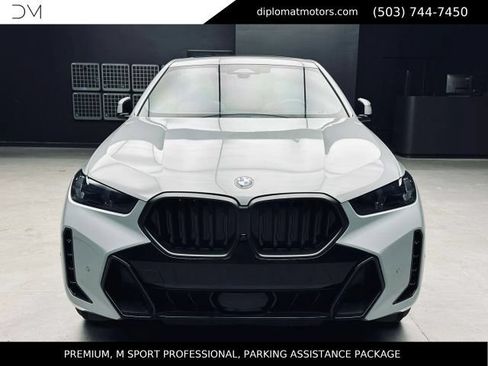 Used 2025 BMW X6 xDrive40i w/ Premium Package AWD/4WD image 11