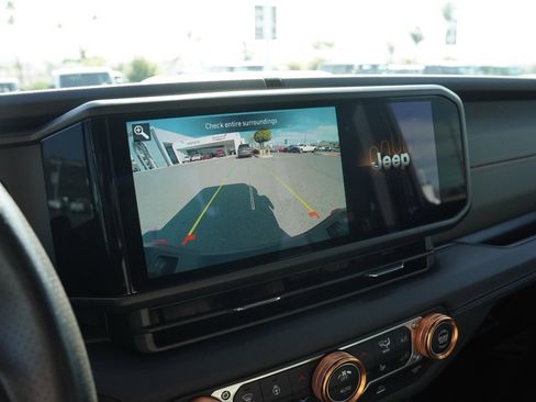 Used 2024 Jeep Gladiator Mojave w/ Convenience Group image 14