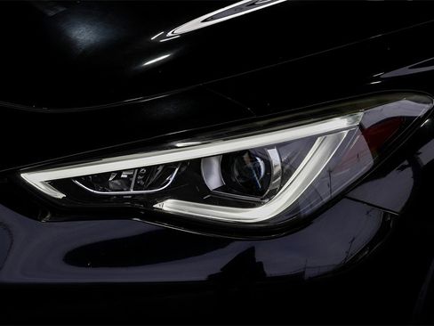 Used 2019 INFINITI Q60 3.0t Luxe w/ Essential Package image 11