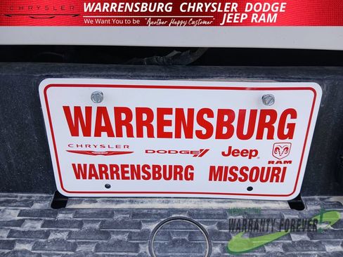 Used 2025 RAM 1500 Laramie AWD/4WD image 8