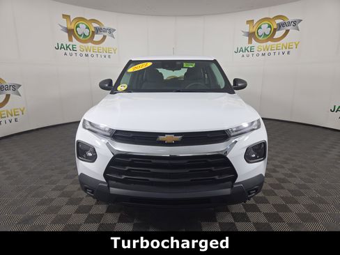 Used 2022 Chevrolet TrailBlazer LS image 2