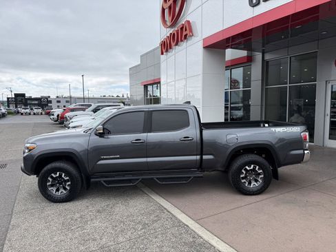 Used 2021 Toyota Tacoma TRD Off-Road AWD/4WD image 3