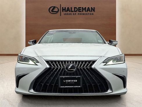 Certified 2022 Lexus ES 350 w/ Premium Package image 2