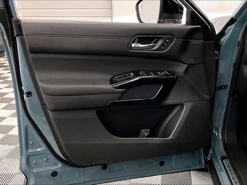 New 2026 Nissan Pathfinder Platinum AWD/4WD image 34