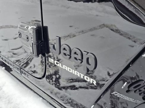 Used 2023 Jeep Gladiator Overland AWD/4WD image 29