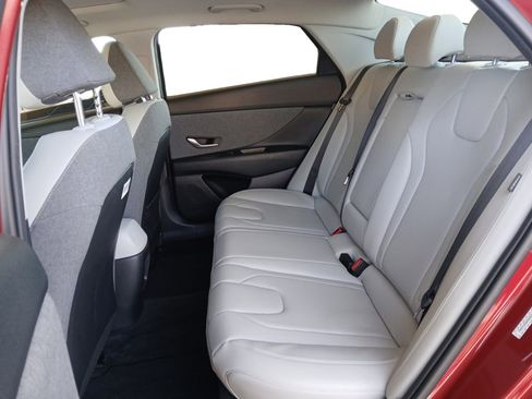 Used 2024 Hyundai Elantra Limited image 13