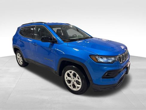 Used 2024 Jeep Compass Latitude AWD/4WD image 49