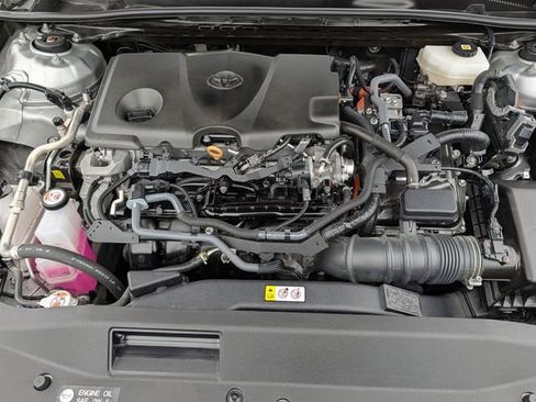 Used 2025 Toyota Camry LE FWD image 33