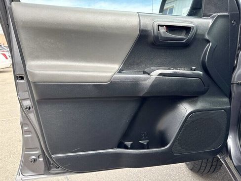 Used 2016 Toyota Tacoma SR image 15