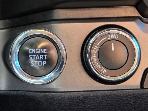 Used 2019 Toyota Tacoma TRD Off-Road w/ Technology Package AWD/4WD image 34