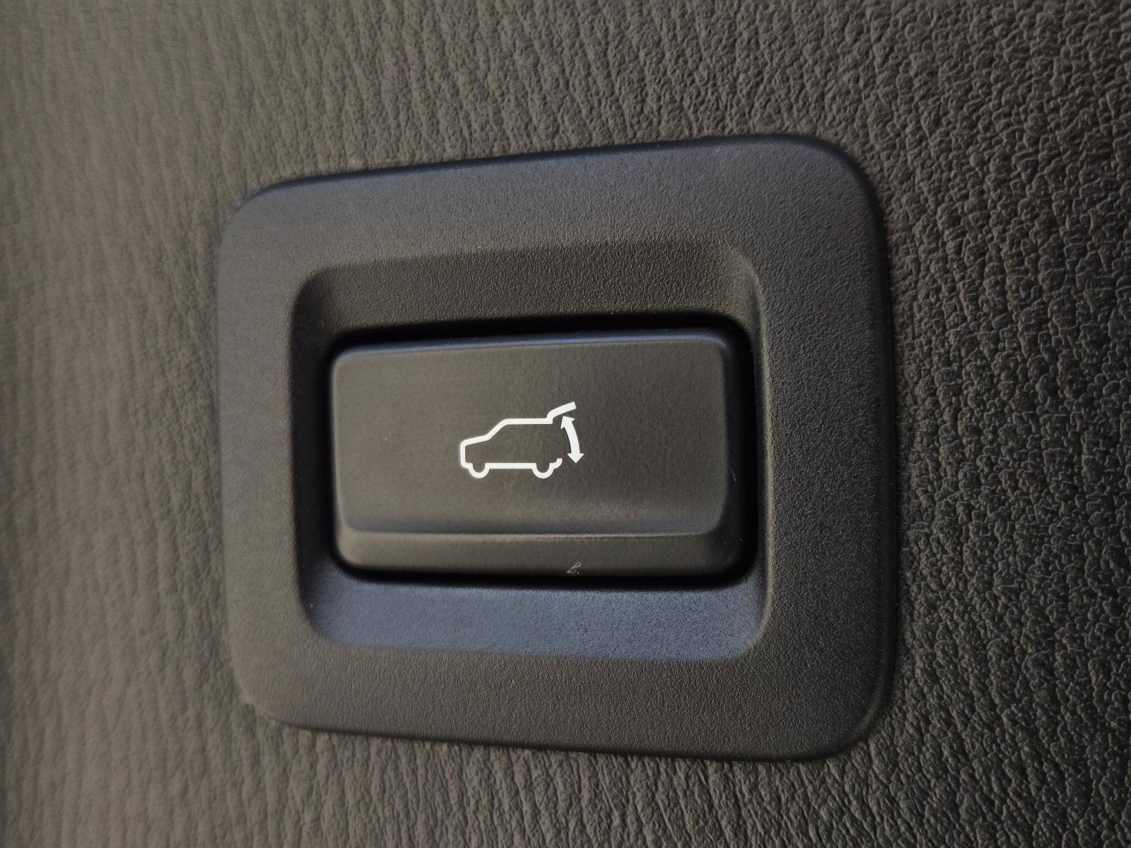 Used 2017 MAZDA CX-5 Touring w/ Preferred Equipment Package FWD image 17