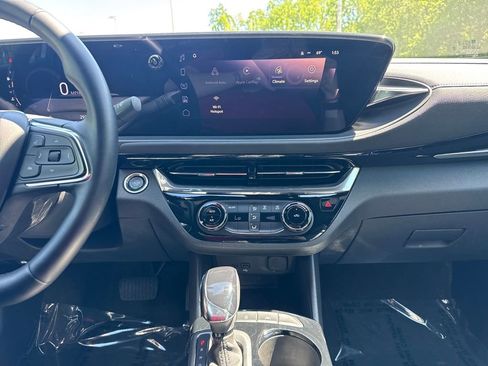 Used 2025 Buick Envista Sport Touring FWD image 20