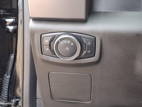 Used 2016 Ford F150 XLT image 16