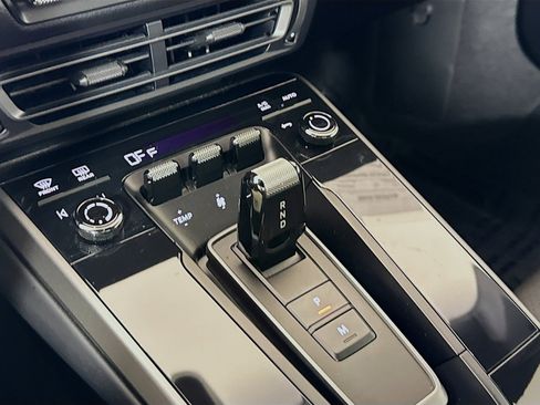 Certified 2024 Porsche 911 Targa 4S w/ Sport Package image 19