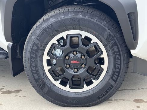 New 2026 Toyota 4Runner TRD Off-Road Premium AWD/4WD image 2