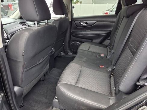 Used 2019 Nissan Rogue SV FWD image 6