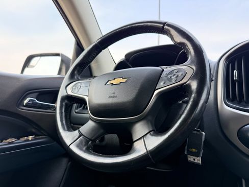 Used 2017 Chevrolet Colorado Z71 AWD/4WD image 9