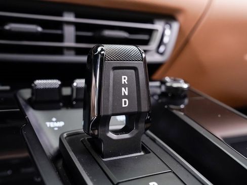 Used 2023 Porsche 911 Carrera image 22