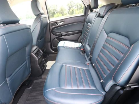 Used 2022 Ford Edge SEL w/ Sport Appearance Package AWD/4WD image 9