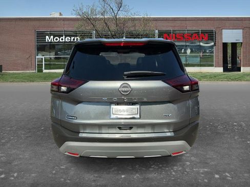 Certified 2023 Nissan Rogue SV w/ SV Premium B Package FWD image 3