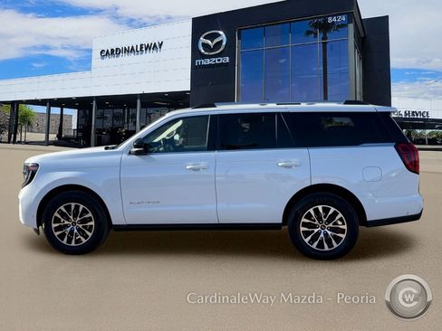 Used 2025 Ford Expedition Platinum AWD/4WD image 2