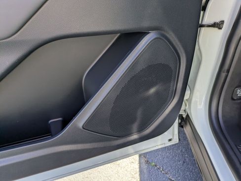 Used 2025 Ford Explorer Active image 13