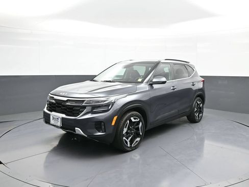 Certified 2025 Kia Seltos SX w/ SX Sunroof Package AWD/4WD image 10