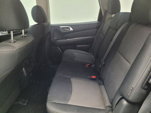 Used 2019 Nissan Pathfinder SV image 18