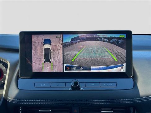 Used 2025 Nissan Rogue Platinum w/ Tech Package image 24